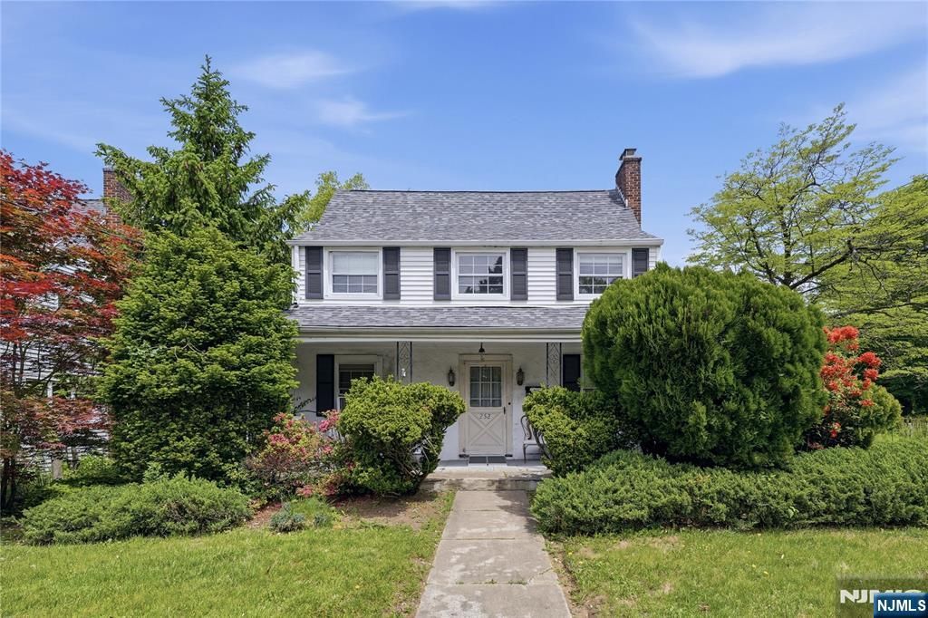 Photo of 252 Washington Avenue, Westwood, NJ 07675 (MLS # 26017669)