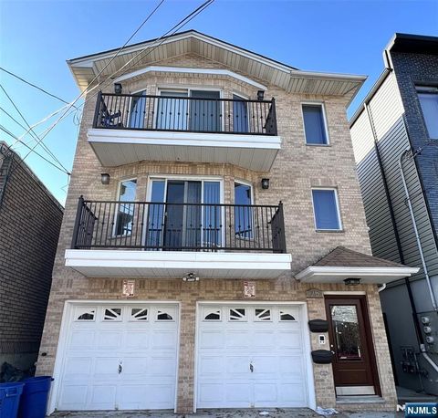 Photo of 25 Wallis Ave, Jersey City, NJ 07306 (MLS # 26015701)