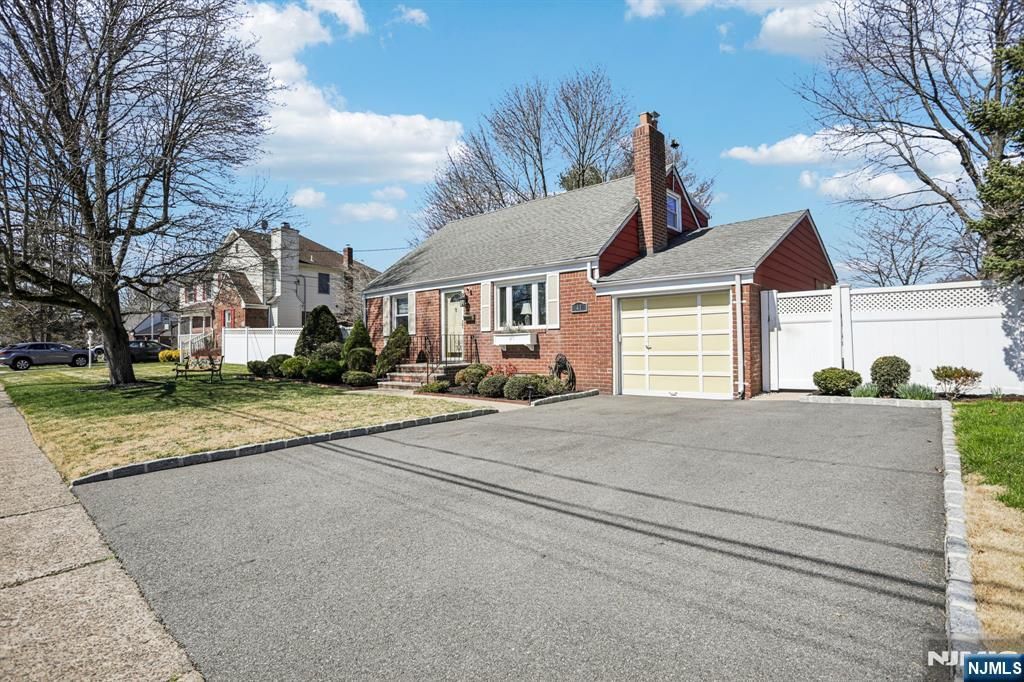 Photo of 41 Taggart Way, Saddle Brook, NJ 07663 (MLS # 26010087)