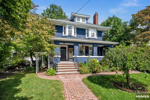 Photo of 262 Clinton PL #2, Hackensack, NJ 07601 (MLS # 26037019)