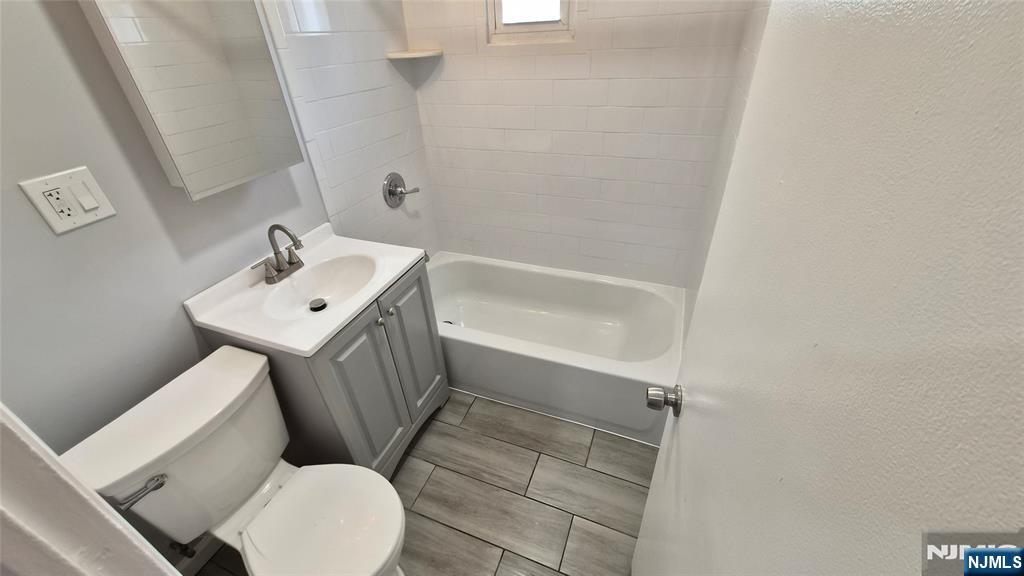 240 E Forest Avenue 2