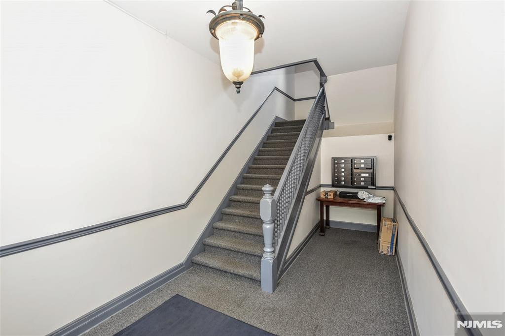 295 Bloomfield Avenue C0009