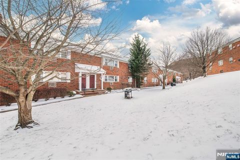 Photo of 2467 State Route 10 #31-5A, Denville Township, NJ 07950 (MLS # 26000452)