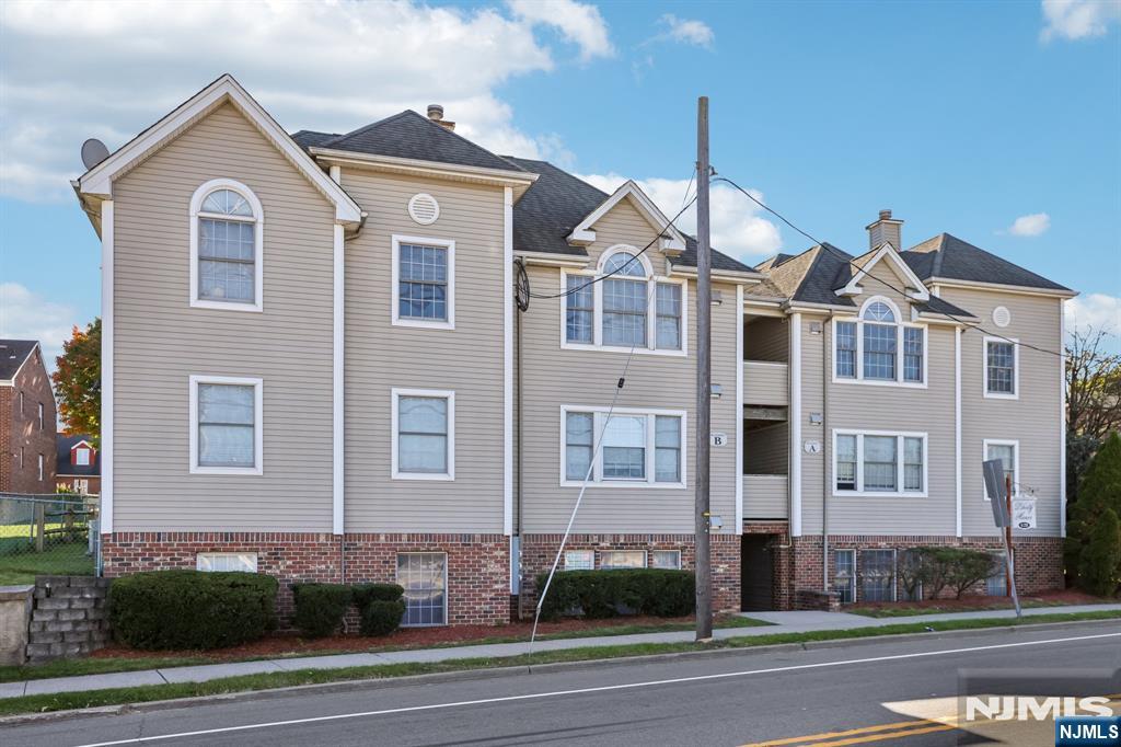 428 Grand Avenue 3A