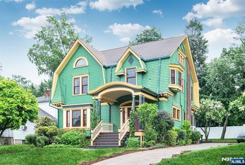 117 Leonia Avenue Leonia NJ 07605