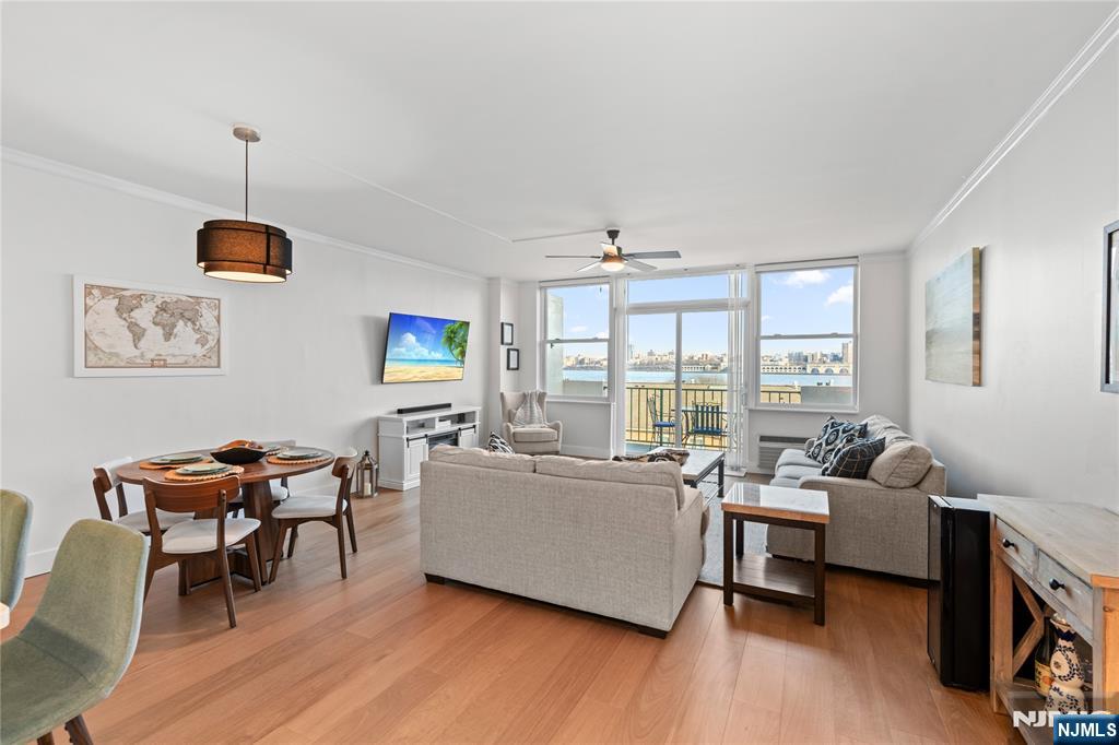 200 Grand Cove Way 5N