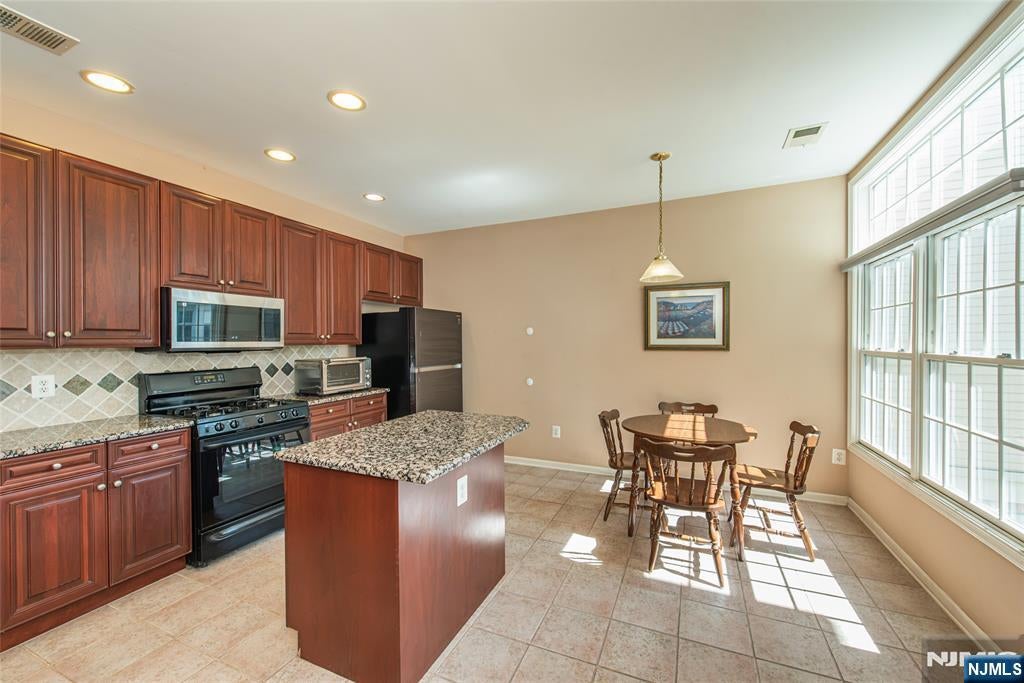 121 Turlington Court