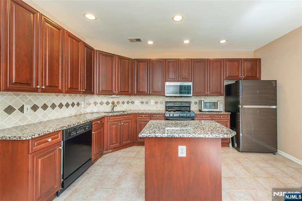 121 Turlington Court