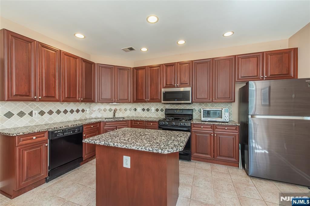 121 Turlington Court