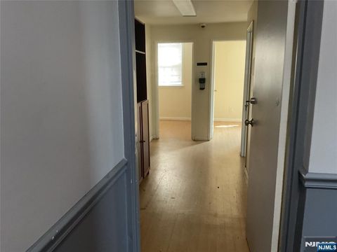 Photo of 751 Teaneck Road #7, Teaneck, NJ 07666 (MLS # 25019502) Photo of 751 Teaneck Road #7, Teaneck, NJ 07666 (MLS # 25019502)