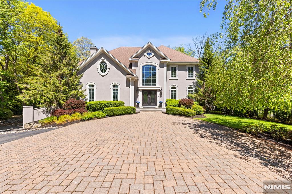 2 Manor Drive