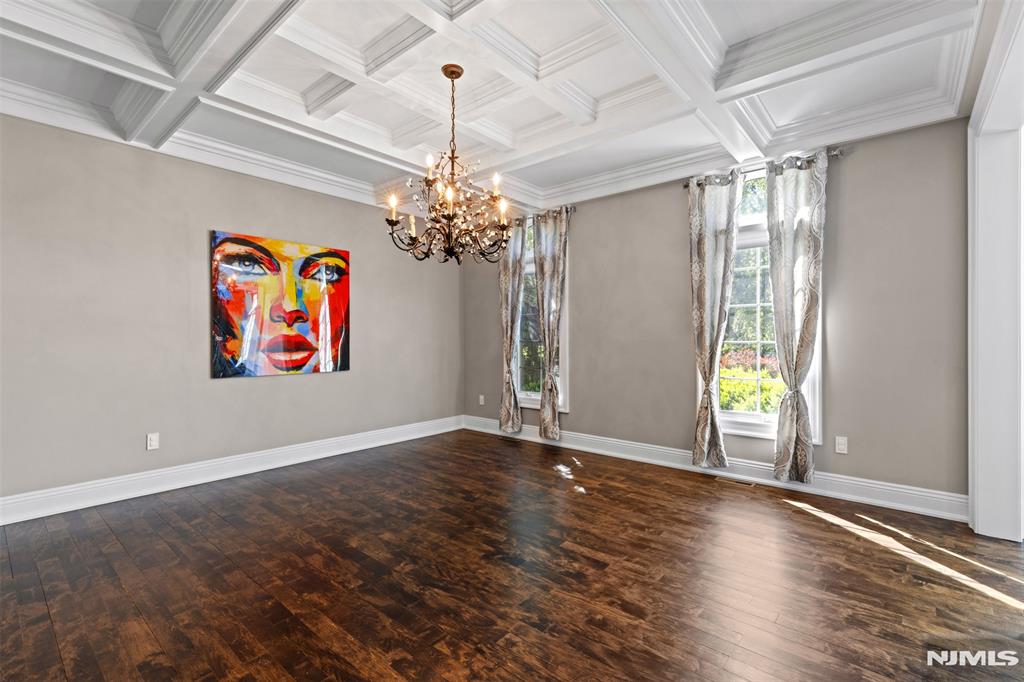 2 Manor Drive