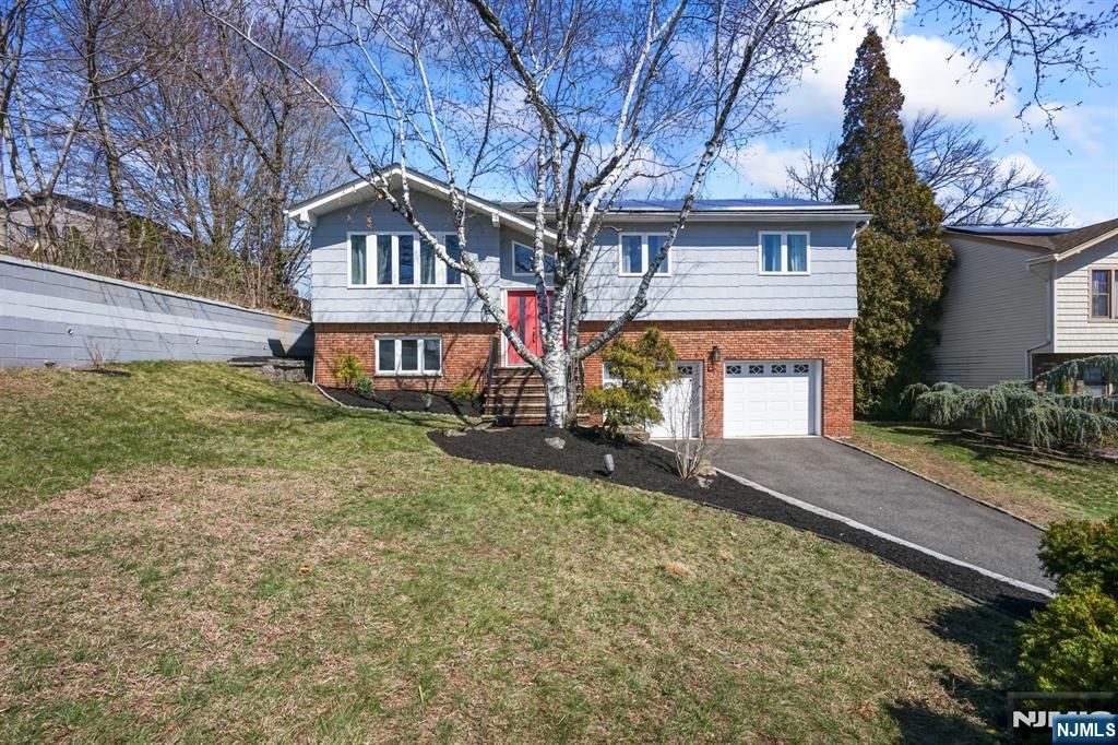 Photo of 15 Wanda Court, Clifton, NJ 07014 (MLS # 26011524)