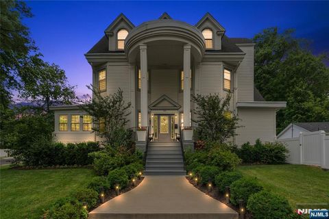 Photo of 354 Highland Avenue, Orange, NJ 07050 (MLS # 25027638) Photo of 354 Highland Avenue, Orange, NJ 07050 (MLS # 25027638)