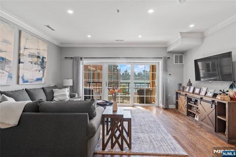 22 Ave At Port Imperial 417 West New York NJ 07093