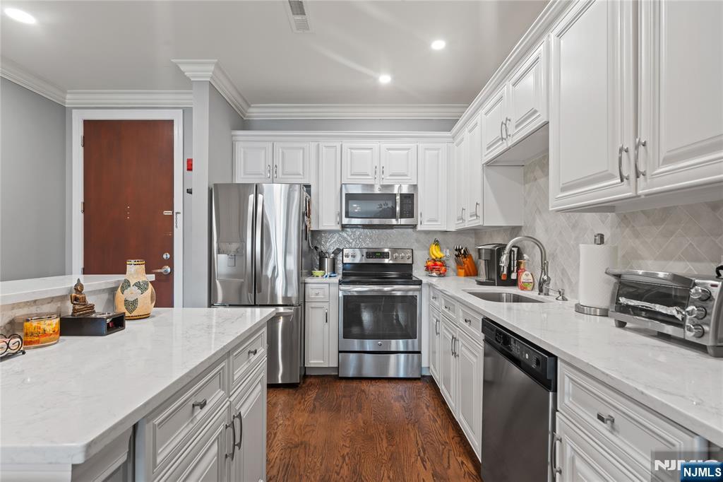 22 Ave At Port Imperial 417