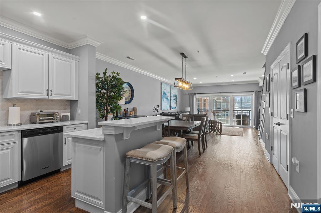 22 Ave At Port Imperial 417