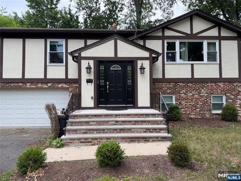 Photo of 7 Campi Ct, Dumont, NJ 07628 (MLS # 26023422)