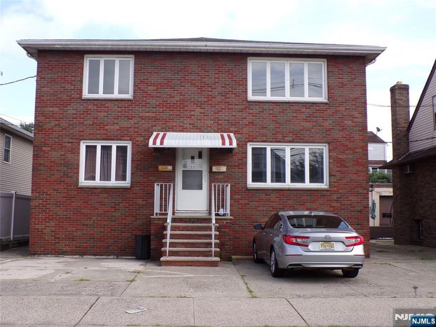 EAT IN KITCHEN WITH NEW FLOOR, SINK AND (3) APPLIANCES VERY LARGE AND SPACIOUS NEWLY PAINTED ROOMS. SECOND FLOOR APT HAS 3 BED, 1 BATH LARGE LIVING ROOM, PLENTY OF CLOSET SPACE. ALSO PULL DOWN STAIRS FOR EXTRA STORAGE IN THE ATTIC. . . ALL LARGE ROOMS. WITH REFINISHED HARDWOOD FLOORS THROUGH OUT. UNIT HAS CENTRAL AIR CONDITIONING. NEW LIGHTING AND CEILING FANS. WALKING DISTANCE TO BUS STOP DIRECT TO NYC. USE OF REAR PATIO AND 4 CAR DRIVEWAY. PARTIAL USE OF BASEMENT FOR STOARGE AND WASHER/DRYER HOOKUPS AVAILABLE. GAS/ELECTRIC/HEAT PAID BY TENANT. TENANT IS RESPONSIBLE FOR SNOW REMOVAL. NO PETS