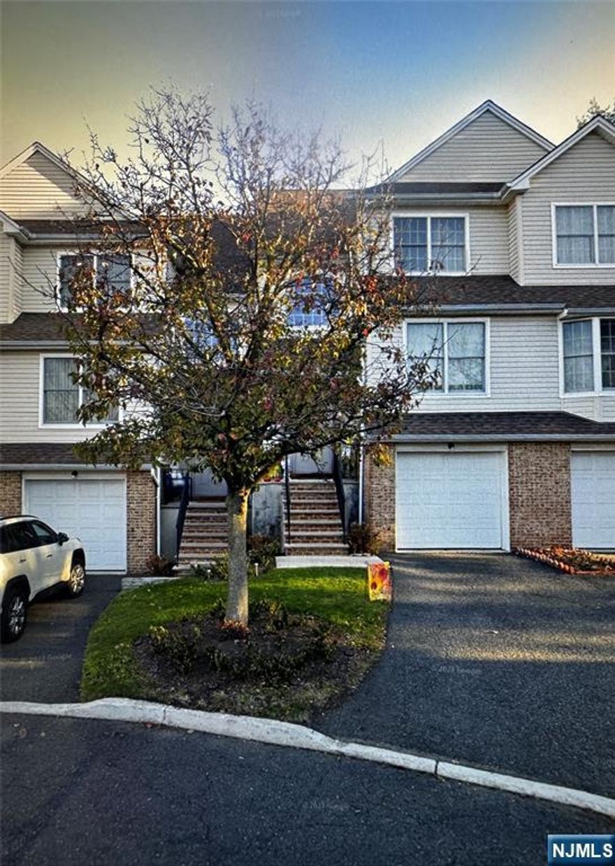 3 STORY LIKE NEW TOWNHOUSE, 3 LEVELS OF COMFORT, 1442 SF OF FURNISHED SPACE. UPDATED KITCHEN WITH SS APPLIANCES, TILE BACKSPLASH, SMALL. BREAKFAST AREA WITH COUNTER STOOLS, LR, HAS A PETITE VELVET WHITE COUCH, HAS GAS FIRE PLACE SLIDERS TO THE DECK AND SMALL YARD. DR HAS A WHITE LACQUER TABLE FOR 6DEN IS FURNISHED WITH A DARK GREY LEATHER SECTIONAL PLUS COFFEE TABLE, 2ND FLOOR HAS PRIMARY BEDROOM W/ BEDROOM SET AND 32 INCH TV MOUNTED PRIMARY BATH A SECOND BEDROOM AND FULL BATH. VENETIAN PLASTER ON THE BATHROOM WALLS, ALL WINDOW TREATMENTS STAY