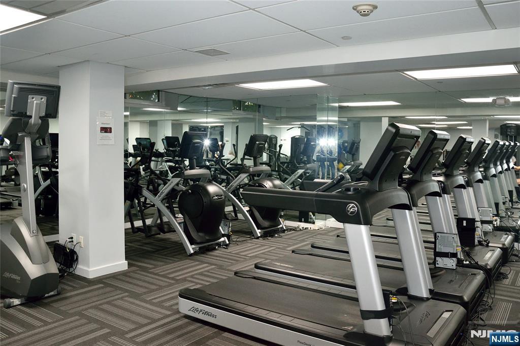 2200 N Central 15 F