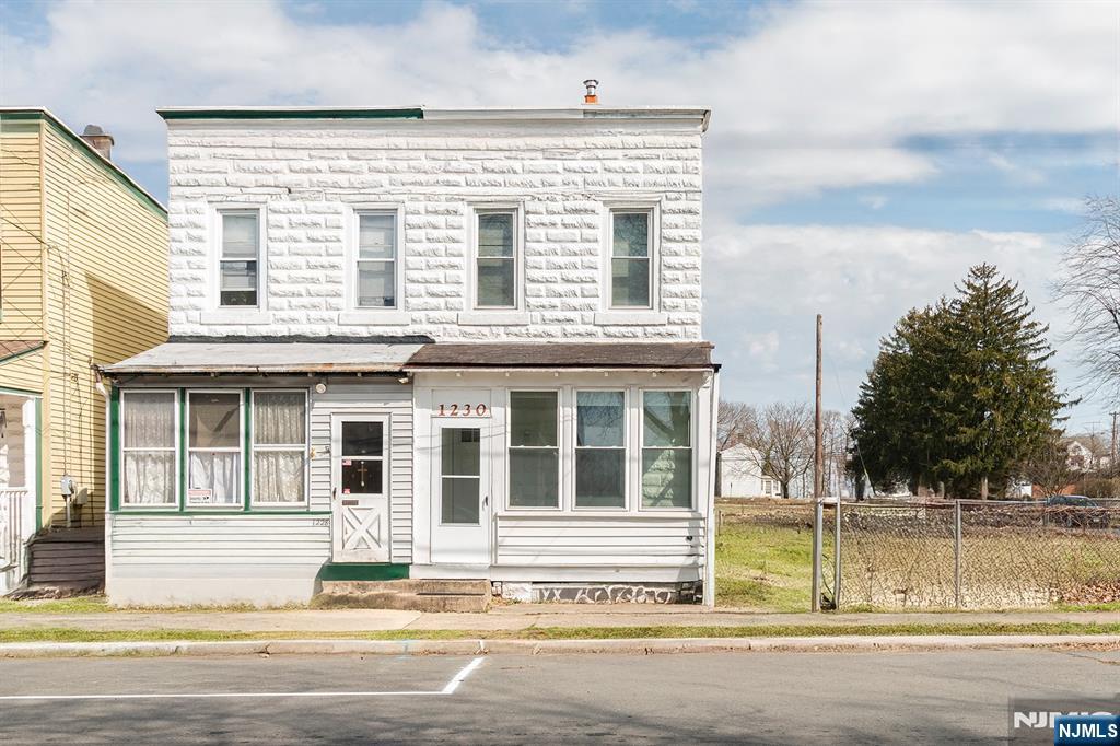 Property for Sale at 1230 Deutz Avenue, Trenton, New Jersey - Bedrooms: 2 
Bathrooms: 1 
Rooms: 5  - $199,000