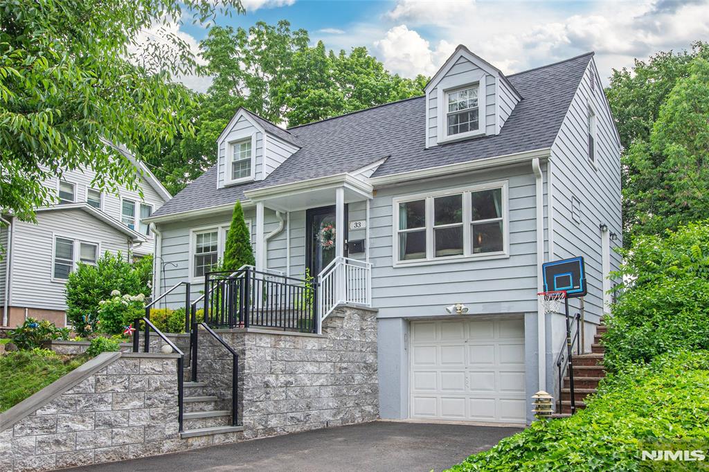33 Yantecaw Avenue