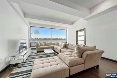 Photo of 9 Somerset Ln #407, Edgewater, NJ 07020 (MLS # 26024434)