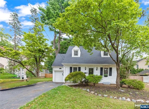 Photo of 335 River Road, New Milford, NJ 07646 (MLS # 26023083)