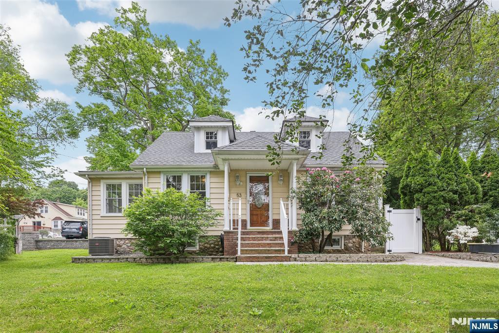 Property for Sale at 53 Susquehanna Avenue, Lincoln Park Borough, New Jersey - Bedrooms: 3 
Bathrooms: 2 
Rooms: 6  - $524,999