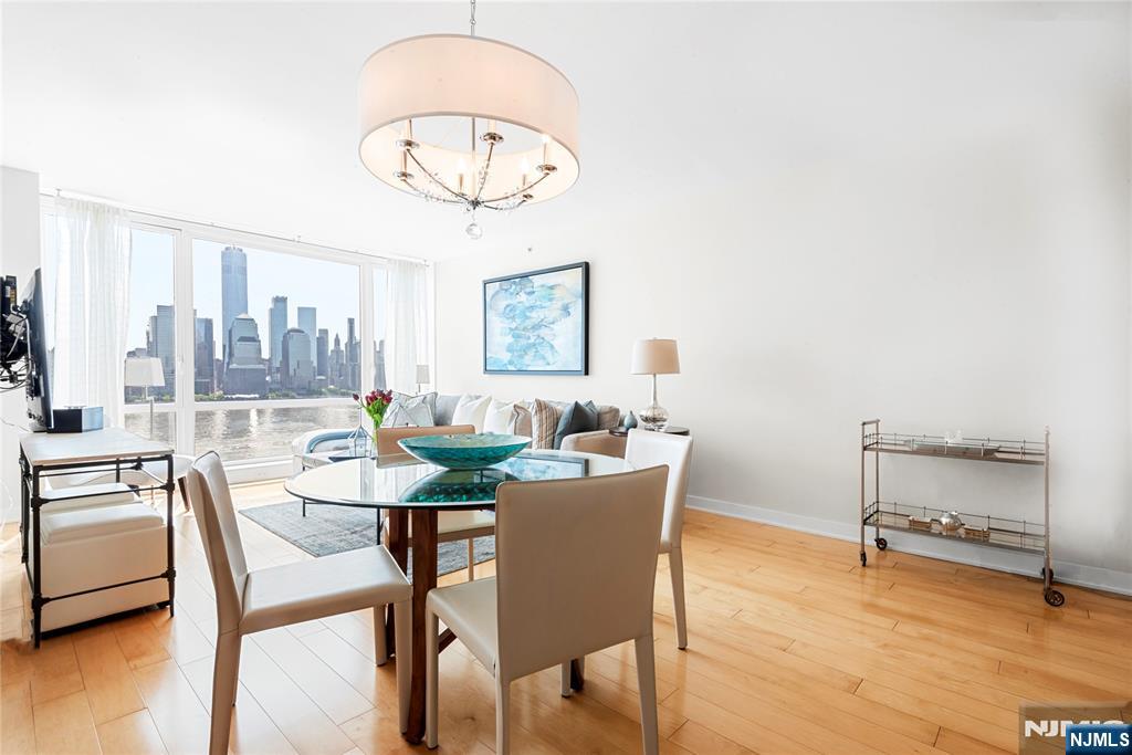 2 2nd Street 1704