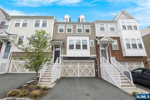 Photo of 103 Orchard Ter, Cresskill, NJ 07626 (MLS # 26010567)
