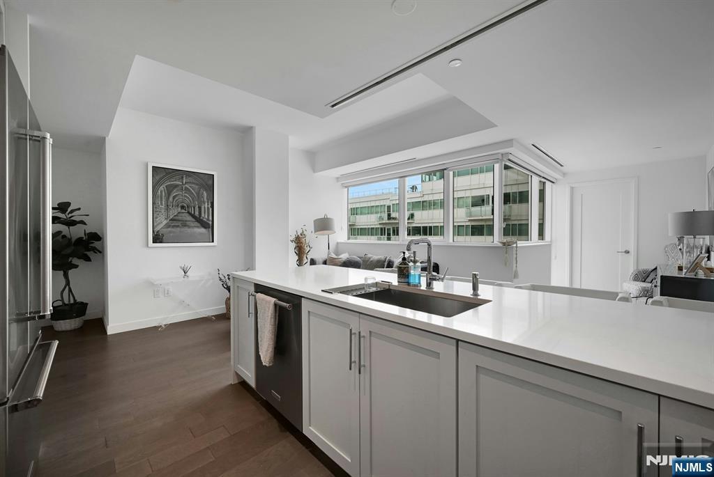 800 Ave At Port Imperial 910