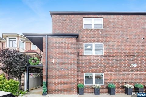 Photo of 232 Lawton Ave #6, Cliffside Park, NJ 07010 (MLS # 25040141)