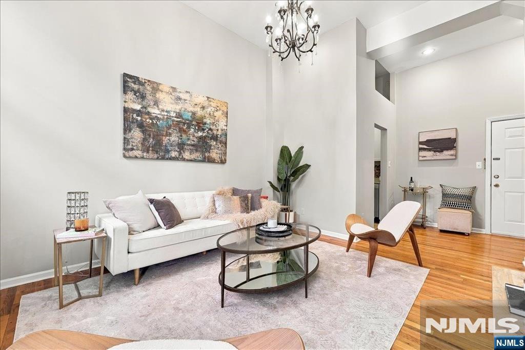 1015 Grand Street 3D