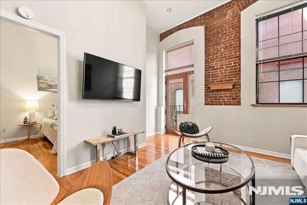 1015 Grand Street 3D