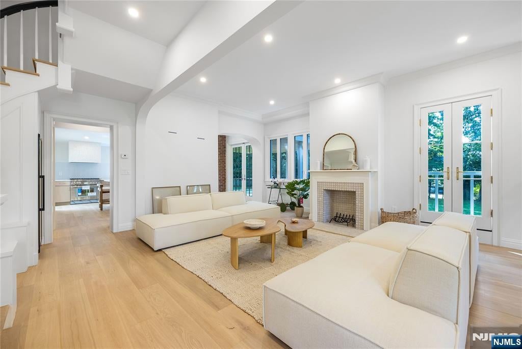 Homes for Sale in Northern NJ | ThisIsRiverEdge.com 390 Harland Avenue