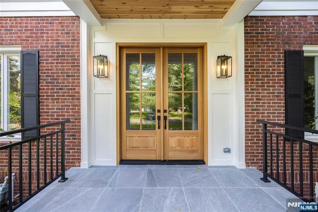 Homes for Sale in Northern NJ | ThisIsRiverEdge.com 390 Harland Avenue
