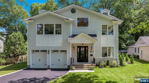 Photo of 4 Garden Court, Ho-Ho-Kus, NJ 07423 (MLS # 26023920)