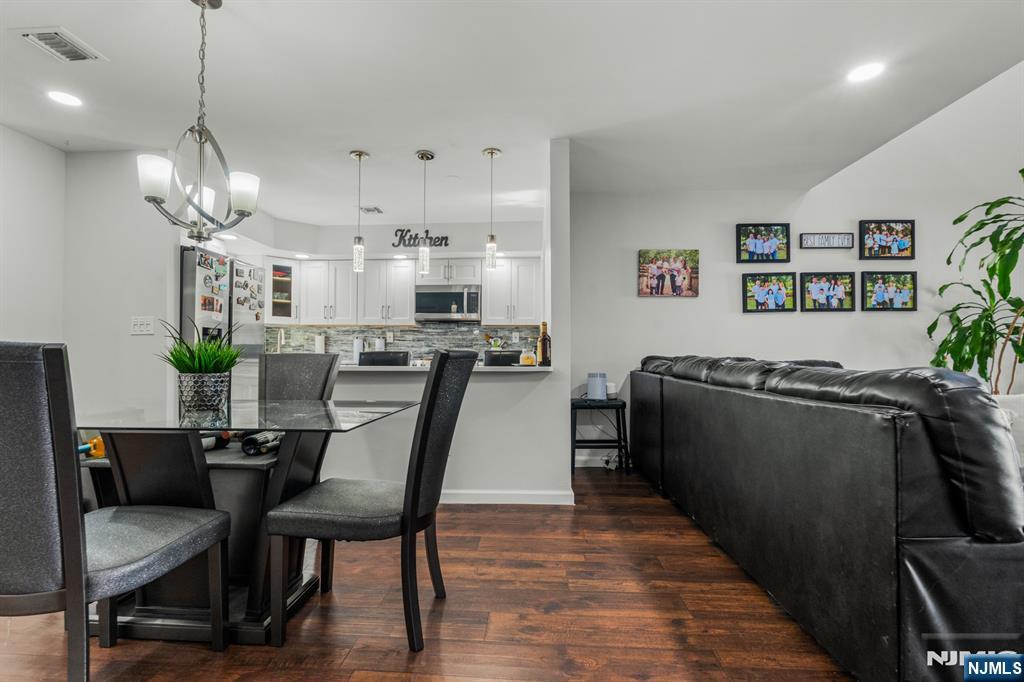 416 River Renaissance A16