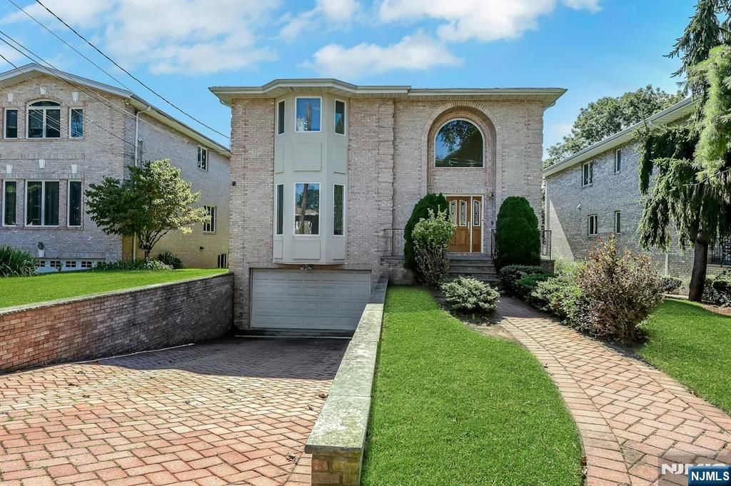 Photo of 480 Morse Avenue, Ridgefield, NJ 07657 (MLS # 25031032)
