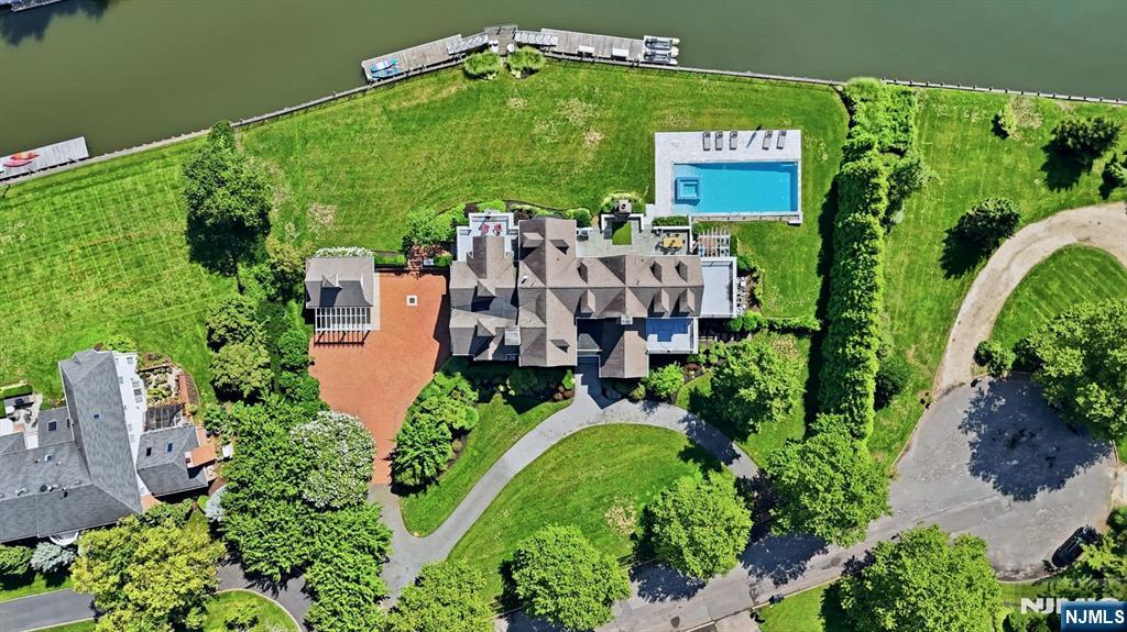 13 Rivers Edge Drive