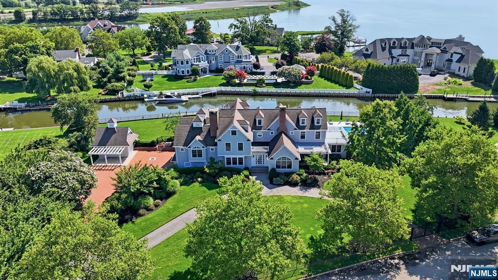 13 Rivers Edge Drive