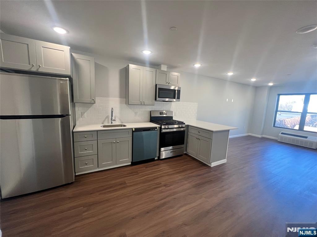 Rental Property at 48 Spruce 201, Ridgefield Park, New Jersey - Bedrooms: 1 
Bathrooms: 1 
Rooms: 2  - $2,300 MO.