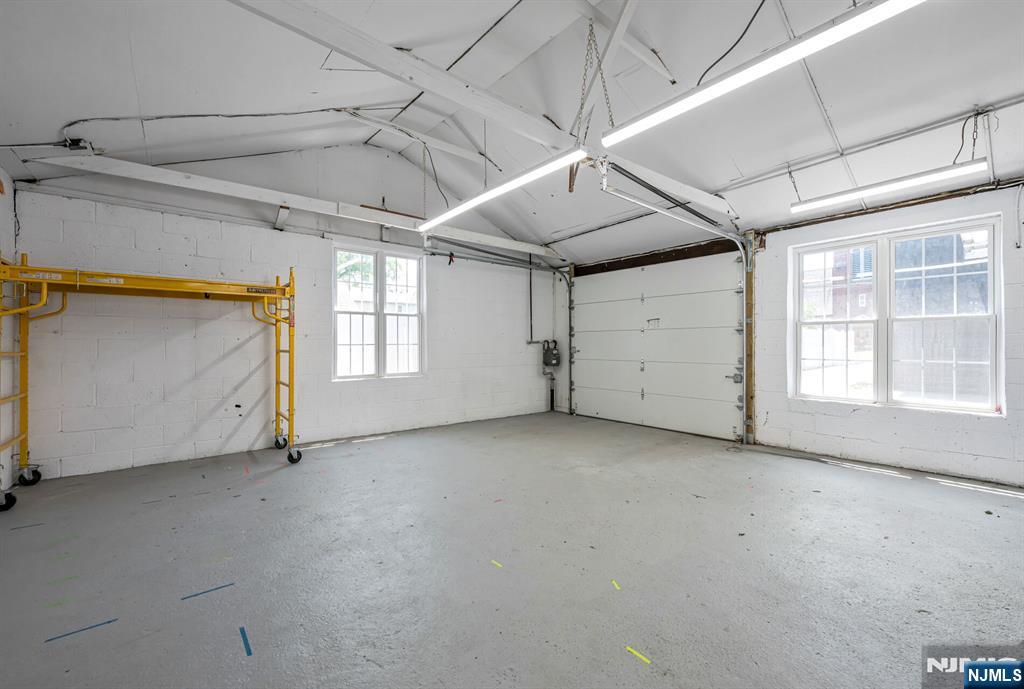 172 W Madison Avenue