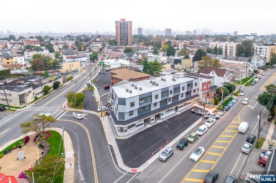 Fairview 1 BED 1 BATH RENTAL This unit offers an open concept living room/dining room, a beautiful kitchen with stainless steel appliances, 2 spacious bedrooms including a master suite, and an additional full bath, and stunning hardwood floors.