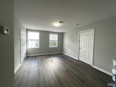 MLS: 24033539