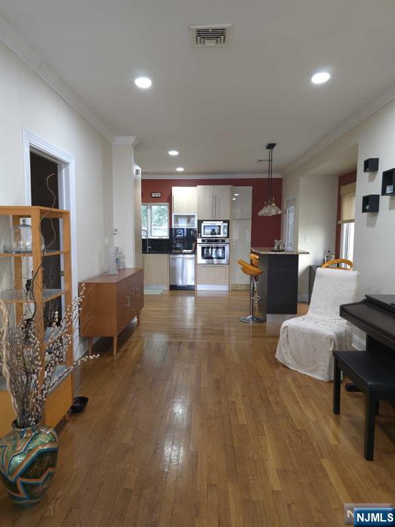 638 Undercliff Avenue