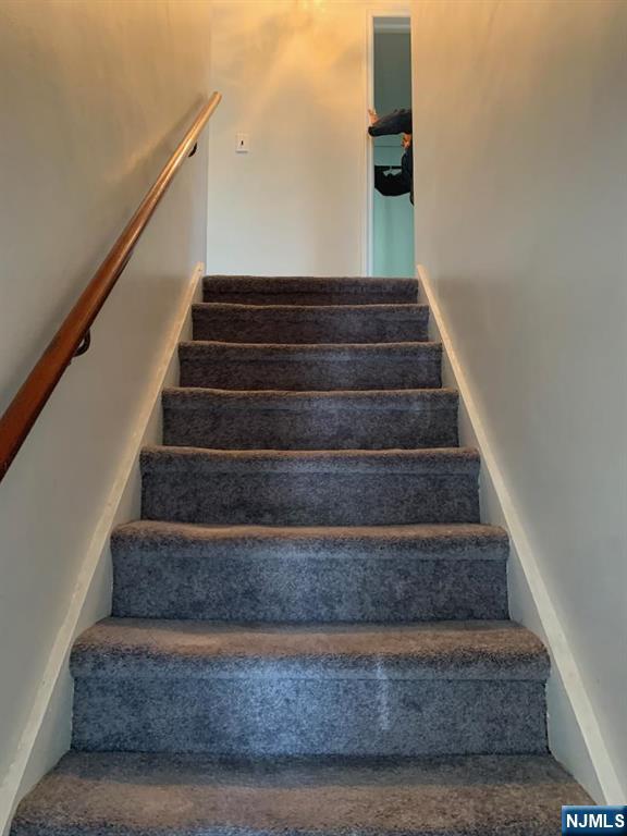 65 Macarthur Avenue 2nd floor