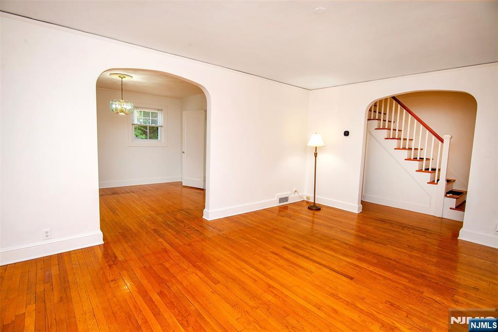 Homes for Sale in Northern NJ | ThisIsRiverEdge.com 16 Wolcott Road